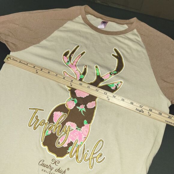 Simply Southern Trophy Wife Deer T-Shirt Medium - Picture 6 of 8